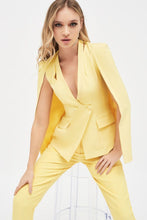 Load image into Gallery viewer, CUT OUT SHOULDER COLLARLESS BLAZER